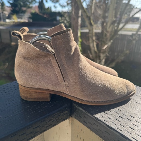 Dolce Vita Women’s tessey‎ Anthracite Suede Gray Bootie ankle split size 8 1/2 - Picture 1 of 10